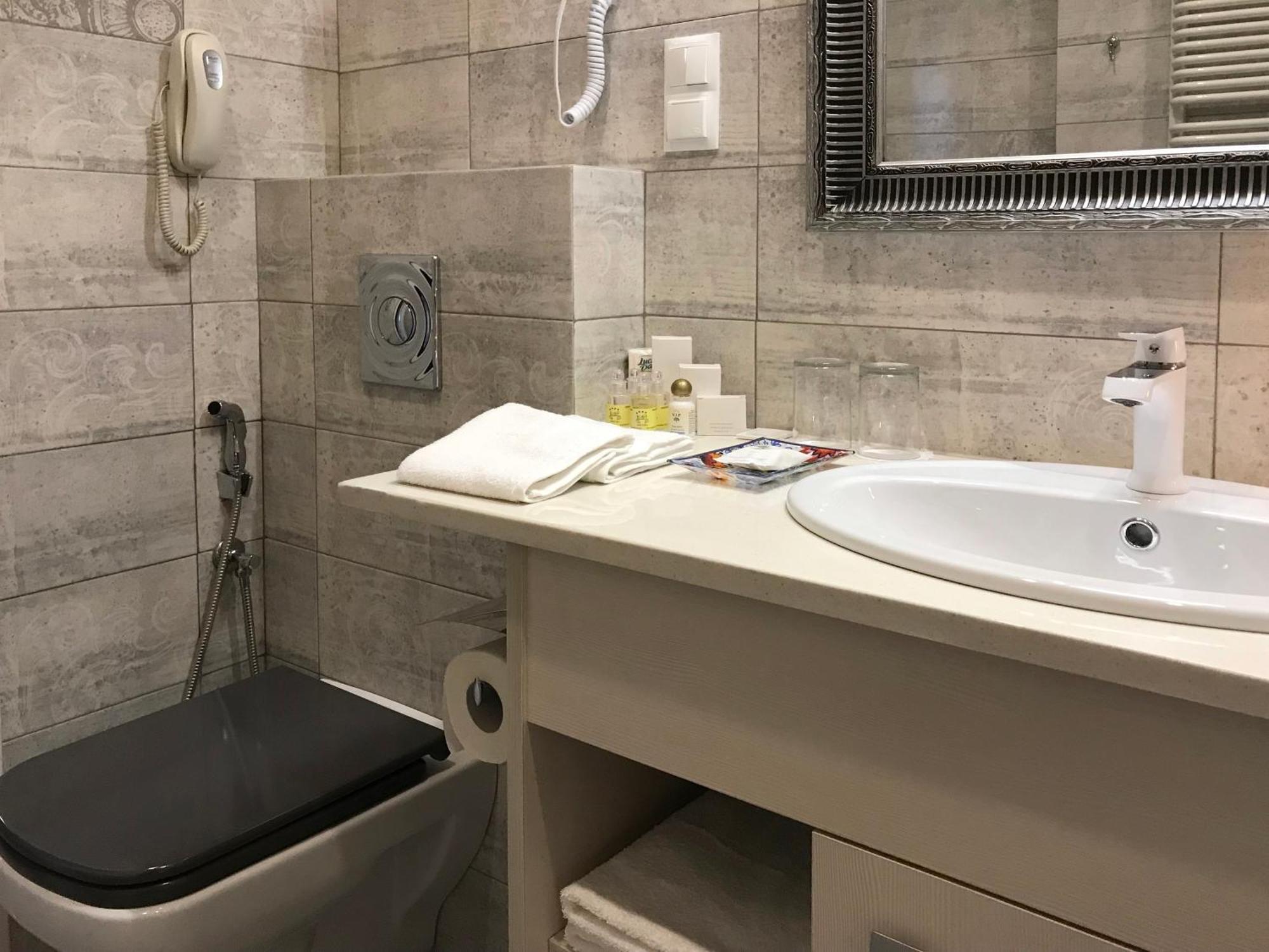 Apartment Eney Lviv Eksteriør billede