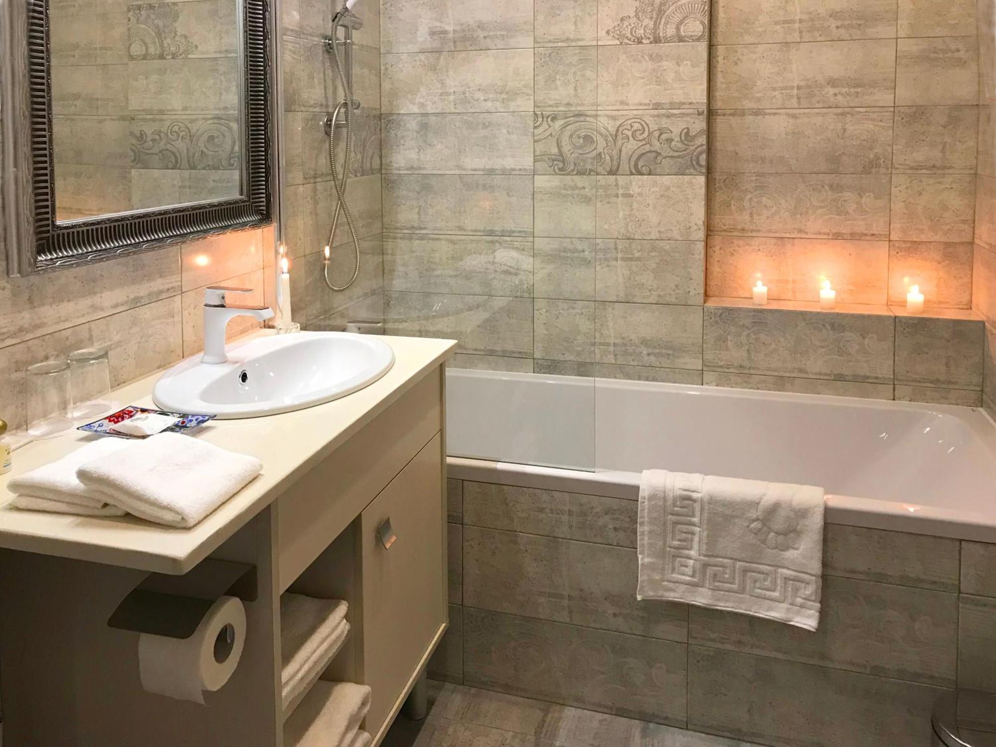 Apartment Eney Lviv Eksteriør billede