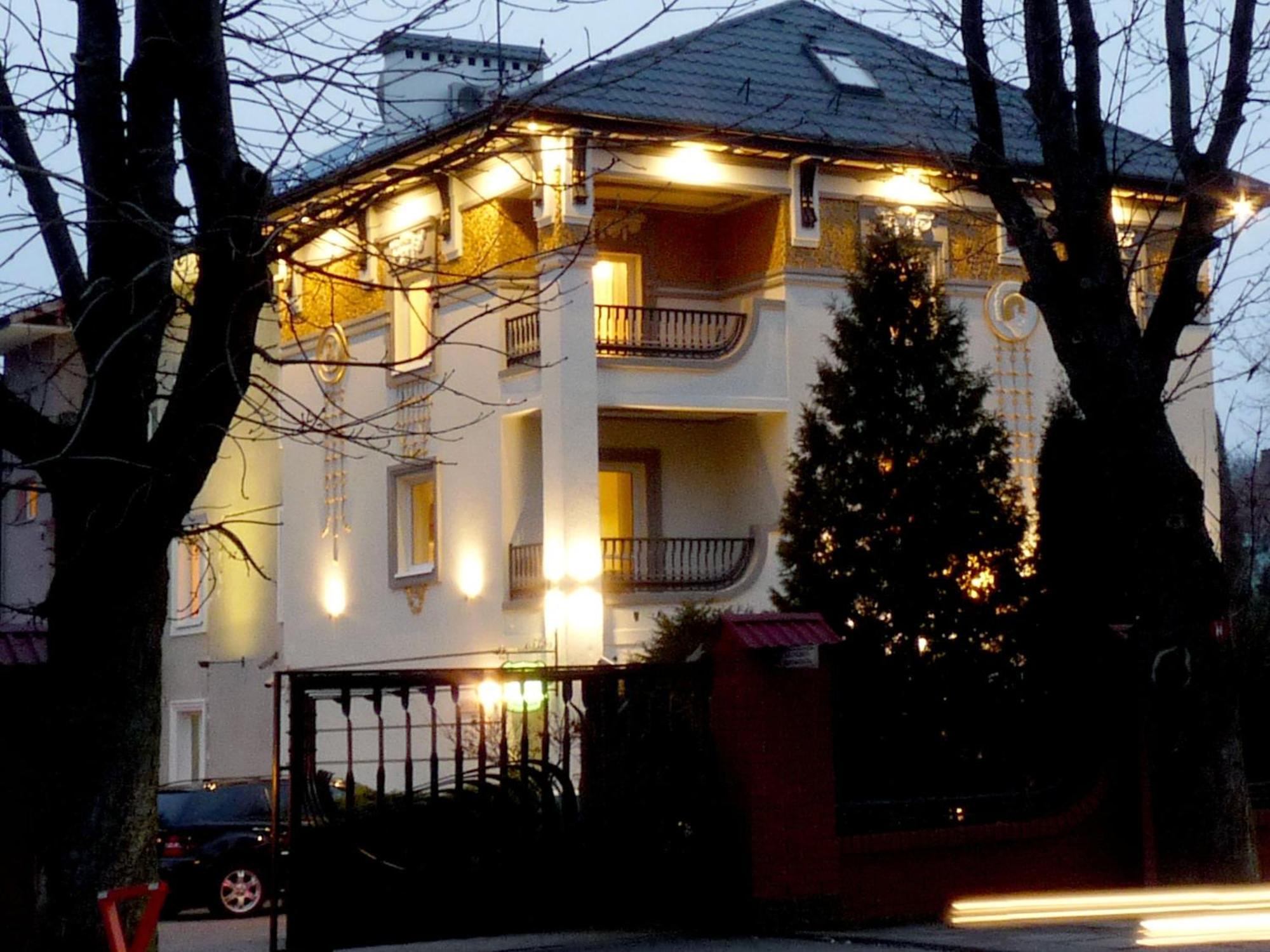 Apartment Eney Lviv Eksteriør billede
